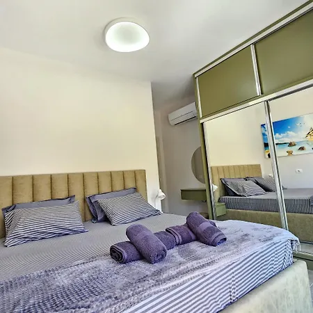 Coastal Retreat Paradise And Sunset View From The Private Pool Apartament Saranda