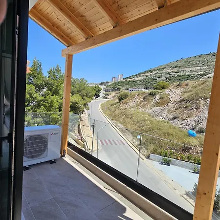 Coastal Retreat Paradise And Sunset View From The Private Pool Apartment *