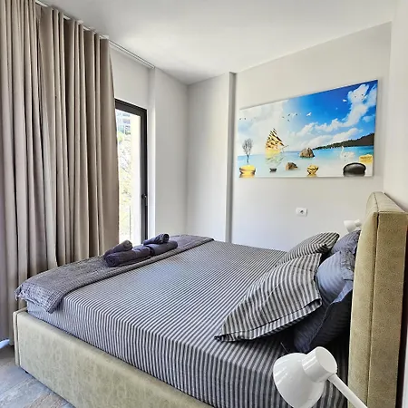 Coastal Retreat Paradise And Sunset View From The Private Pool Apartment *