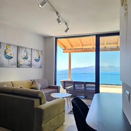 Apartment Coastal Retreat Paradise And Sunset View From The Private Pool