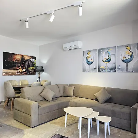 Coastal Retreat Paradise And Sunset View From The Private Pool Apartment *