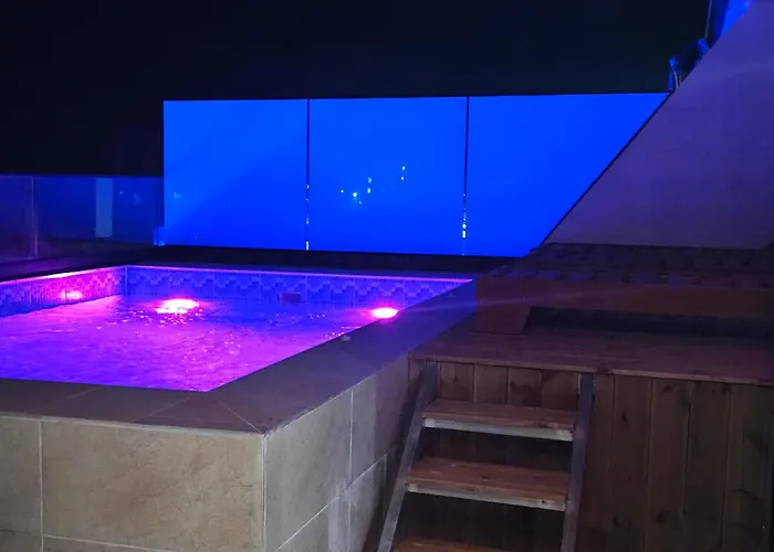 Coastal Retreat Paradise And Sunset View From The Private Pool Daire