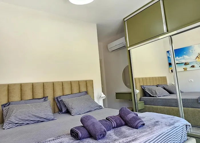 Coastal Retreat Paradise And Sunset View From The Private Pool Apartament Saranda
