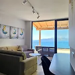 Apartment Coastal Retreat Paradise And Sunset View From The Private Pool
