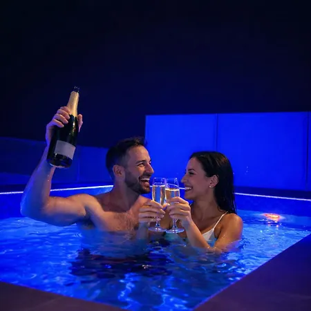 Appartement Coastal Retreat Paradise And Sunset View From The Private Pool Sarandë