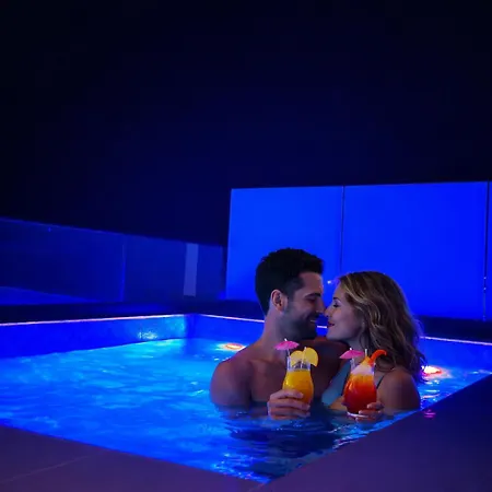 Coastal Retreat Paradise And Sunset View From The Private Pool Sarandë