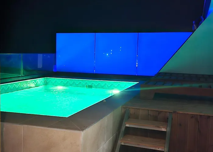 Coastal Retreat Paradise And Sunset View From The Private Pool