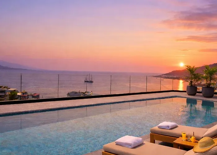 Apartment Coastal Retreat Paradise And Sunset View From The Private Pool Sarandë